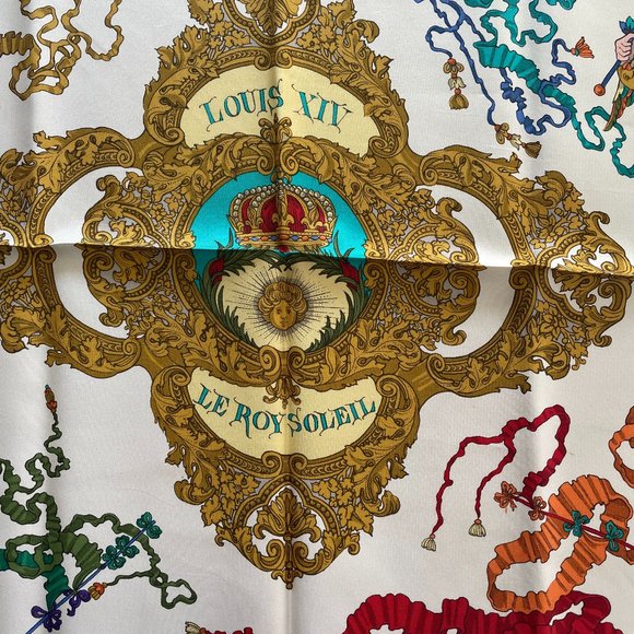 Gucci Silk Scarf Louis IV  Pristine - Picture 4 of 5